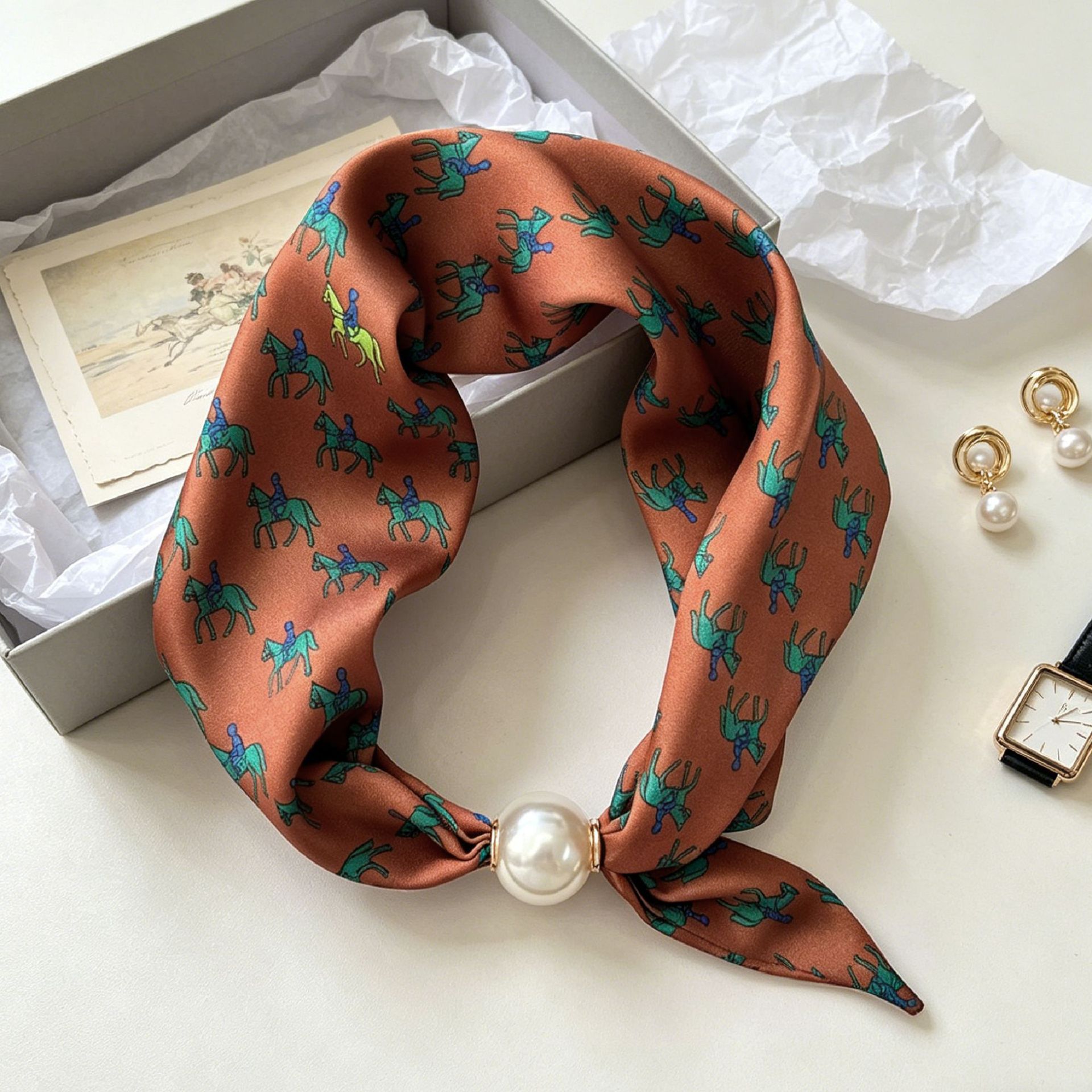 وشاح نسائي فاخر بتصميم الفارس  - مراجعة Ascot Neck Scarf وسعره